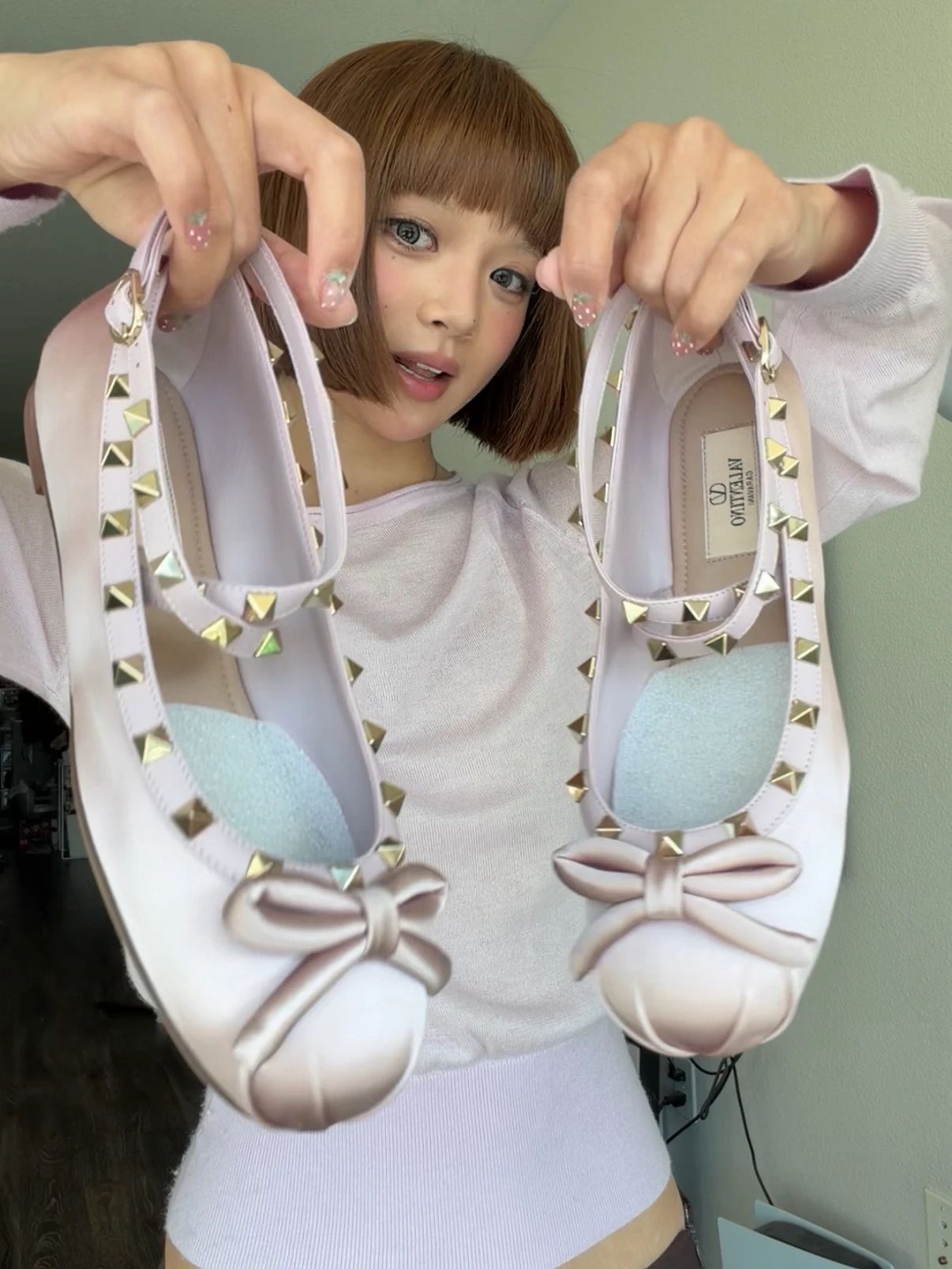 针织面料 解构 挖空 生丝 蒸汽蓝 月岩色 气眼 装饰扣饰 装饰绳带  - VALI鞋履AI设计主图