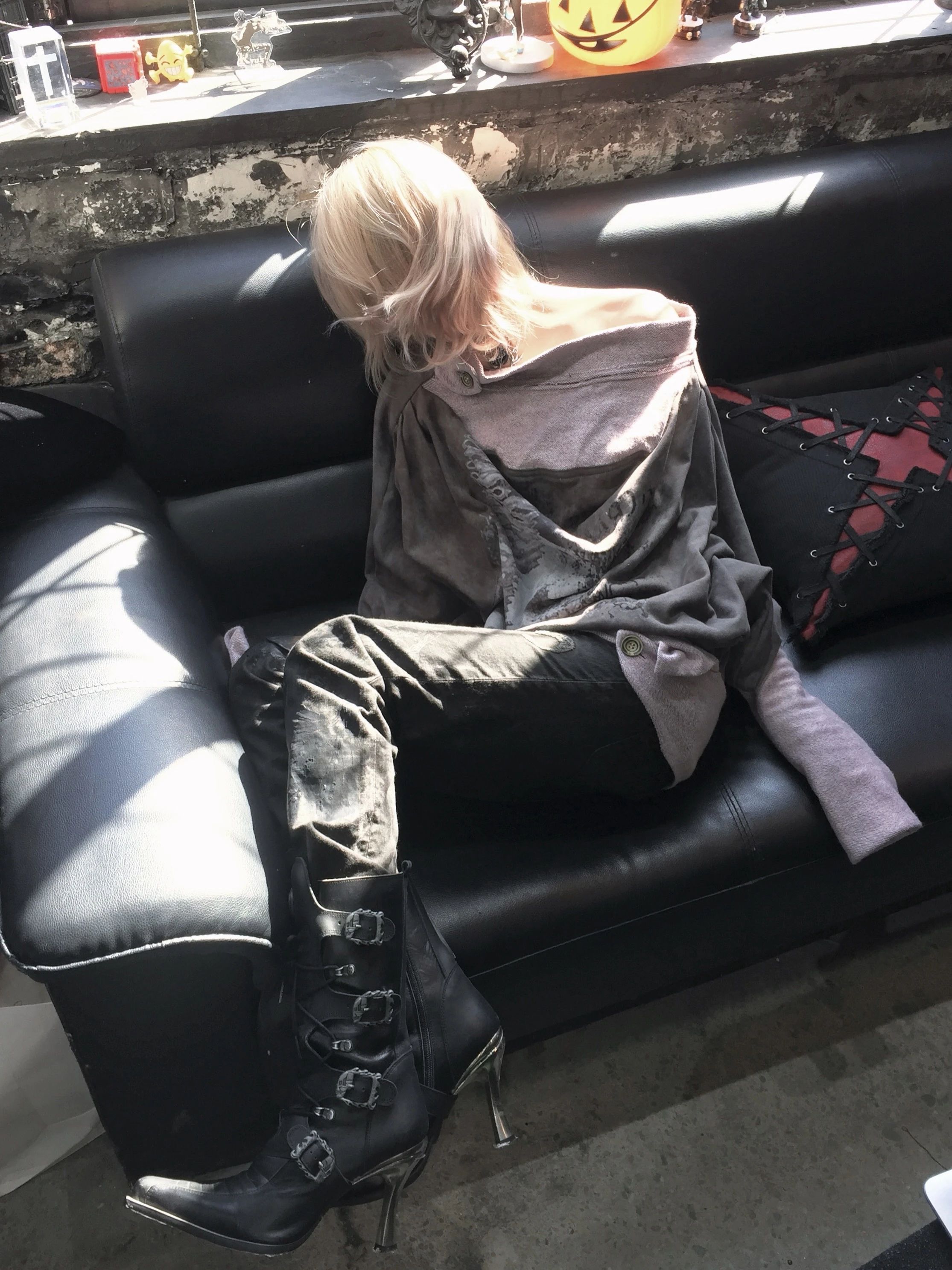 中跟 细跟 燕尾服 婴儿爽身粉 椰奶 皮革  - VALI鞋履AI设计主图