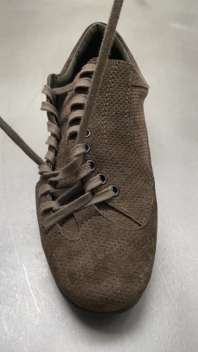 咖啡褐色 板岩黑 深洞 圆头 系带 皮革  - VALI鞋履AI设计主图