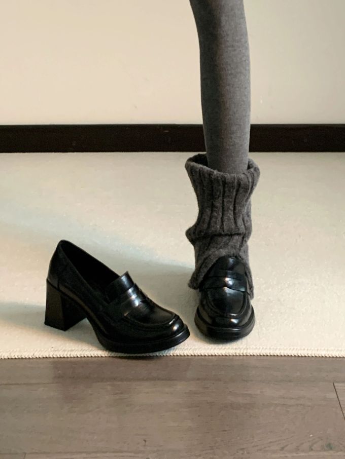 尾气黑 松香色 圆头 低帮 一脚蹬 深口鞋 皮革 