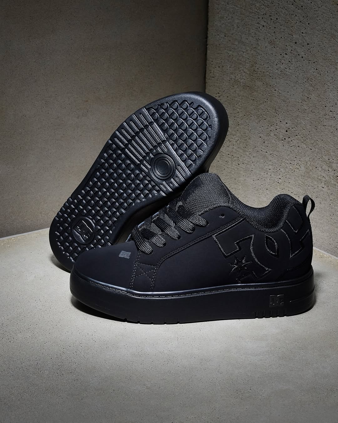 蓝黑色 鲍鱼壳 铁灰色 低帮 系带 皮革  - VALI鞋履AI设计主图