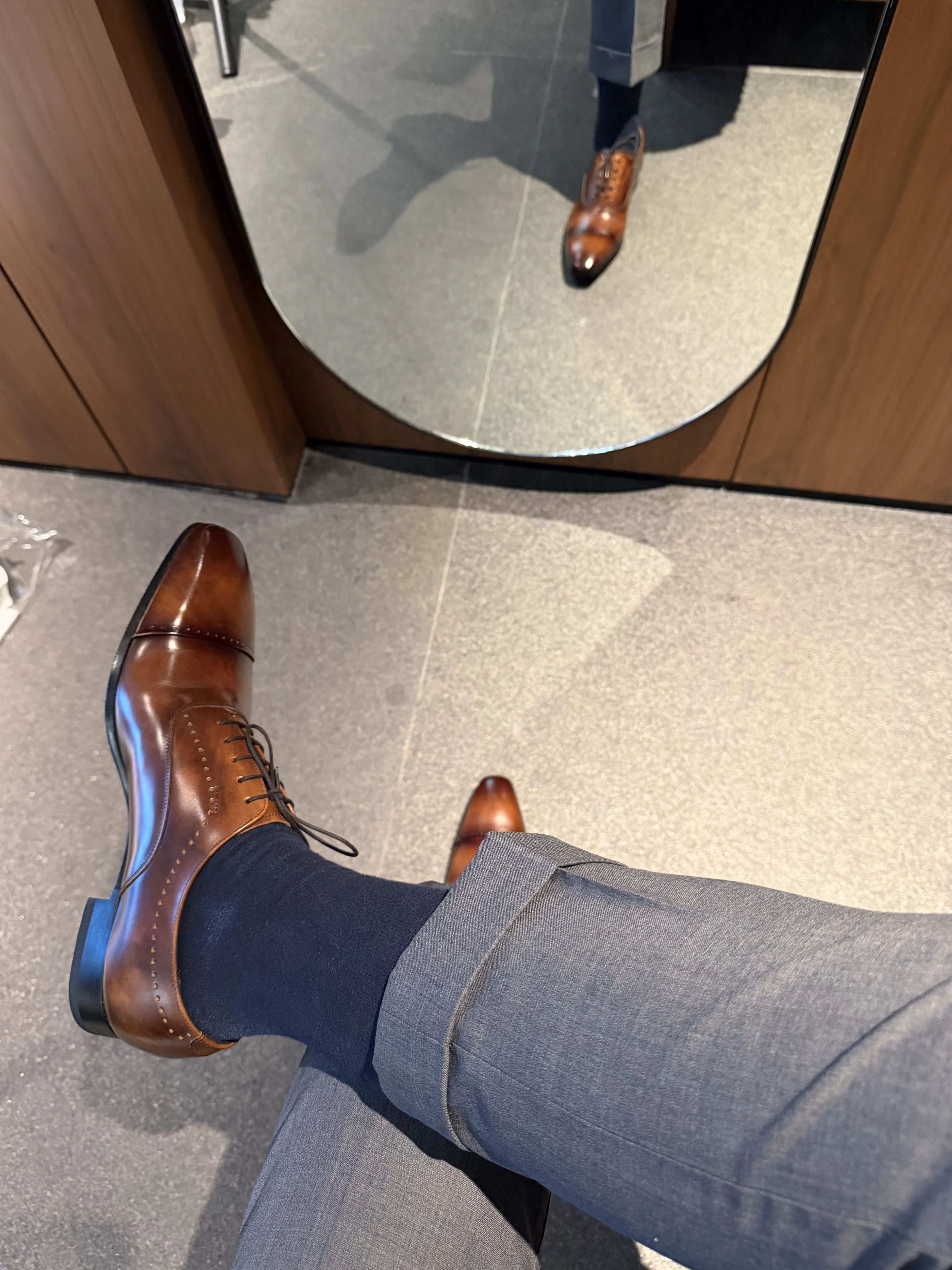 深宝蓝 海军学院 姜饼色 圆头 系带 皮革  - VALI鞋履AI设计主图