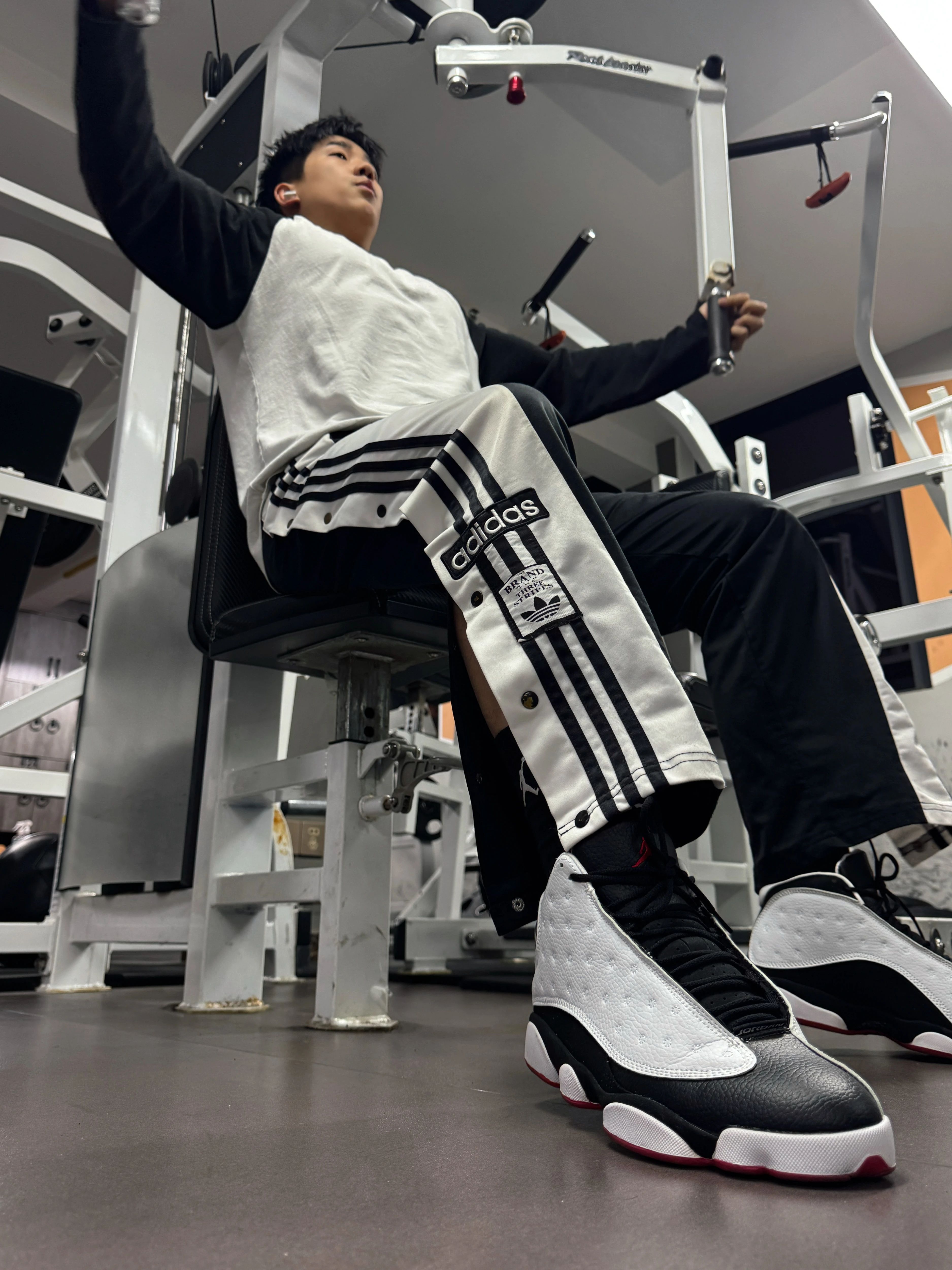 针织面料 圆形领 中长袖 基础袖 局部印染 男中音蓝 矿物灰 柳灰  - VALI鞋履AI设计主图