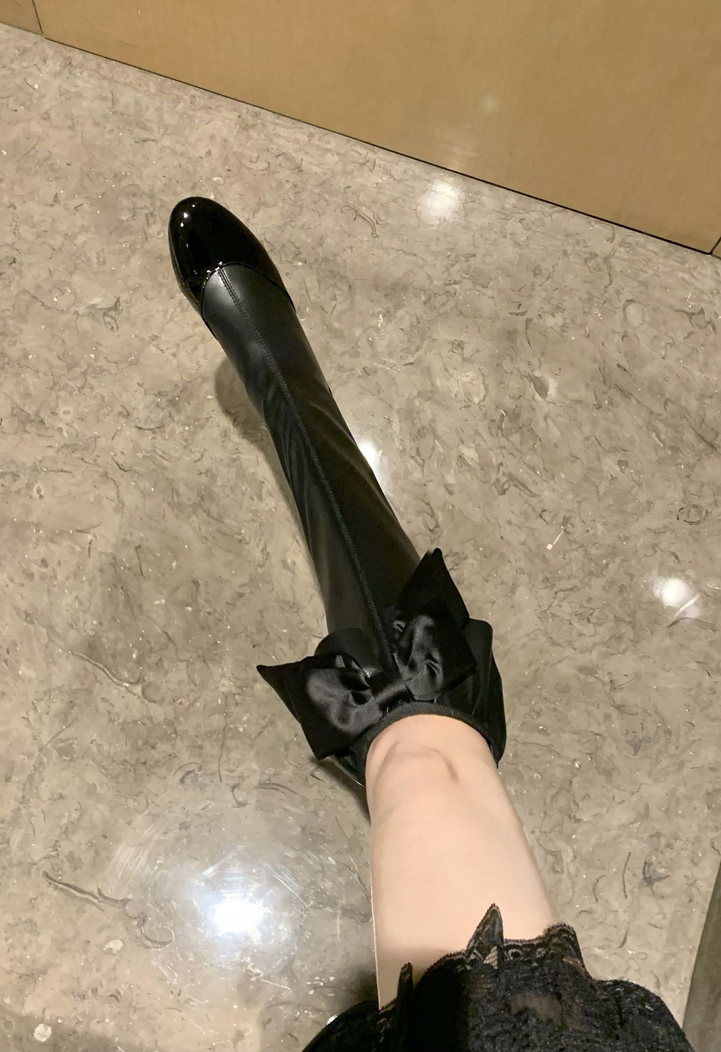 松香色 优雅 灰色天鹅绒 圆头  - VALI鞋履AI设计主图