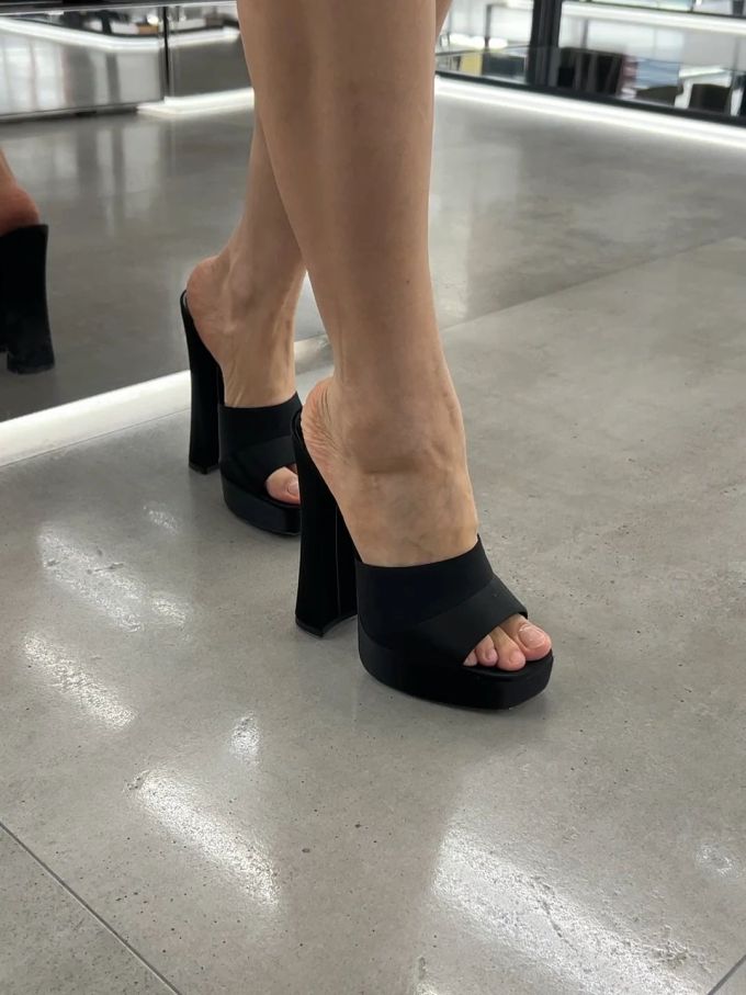 高跟 粗跟 燕尾服 无帮 皮革 