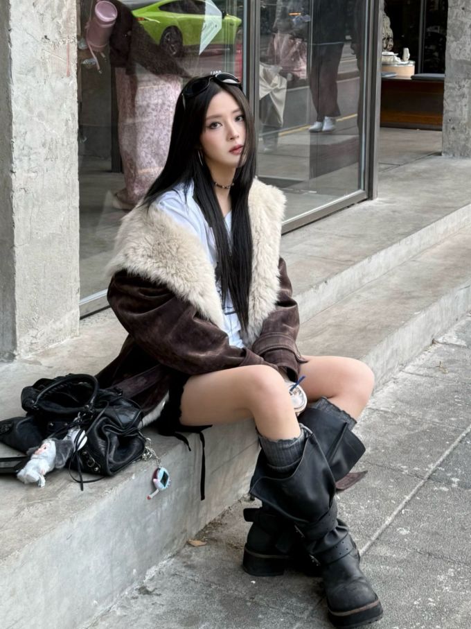 翻领 中长袖 裘毛袖 巧克力酱色 庄严 椰奶 