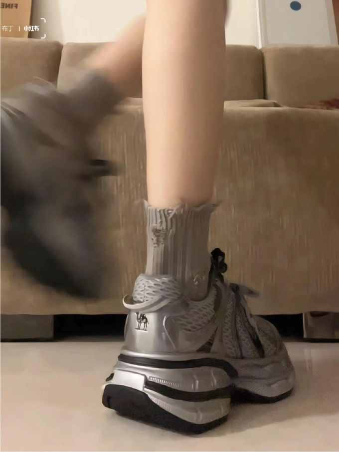 咖啡褐色 深洞 鹪鹩色 低帮 系带 