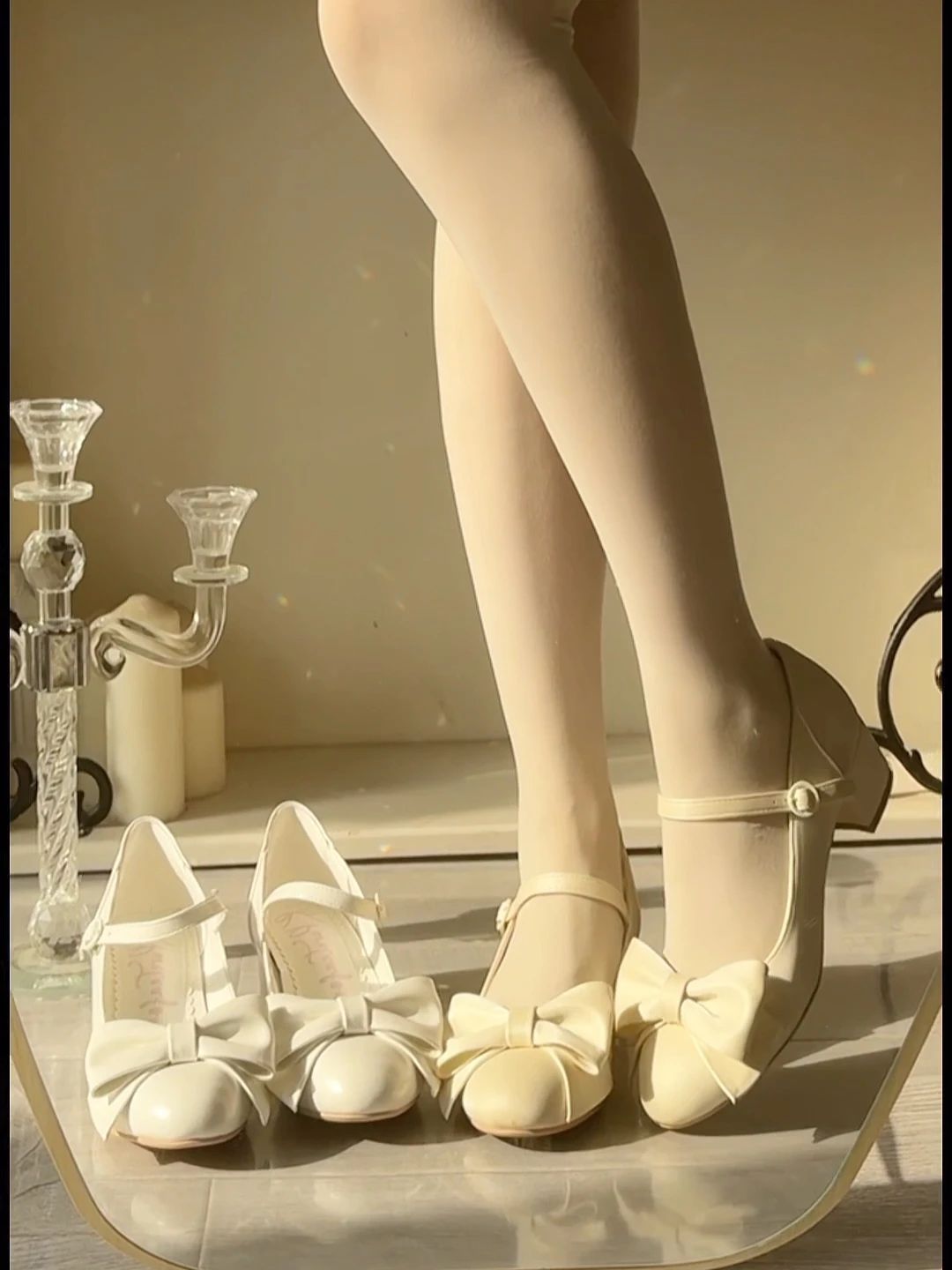 褐绿色 乳酪色 茴芹花 圆头 袢扣 浅口鞋 塑料  - VALI鞋履AI设计主图