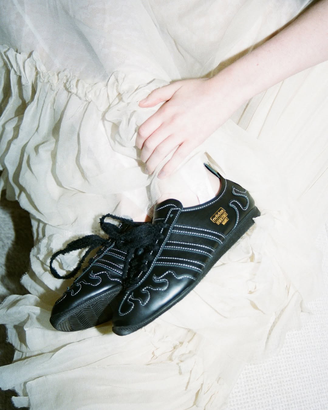 圣甲虫色 星空色 软玉 低帮 系带 皮革  - VALI鞋履AI设计主图