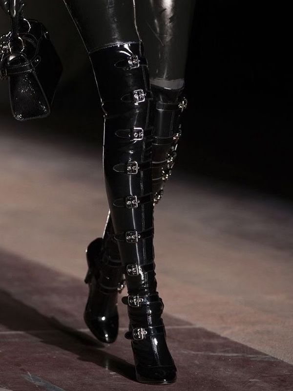 燕尾服 地膜色 尖头 皮革 