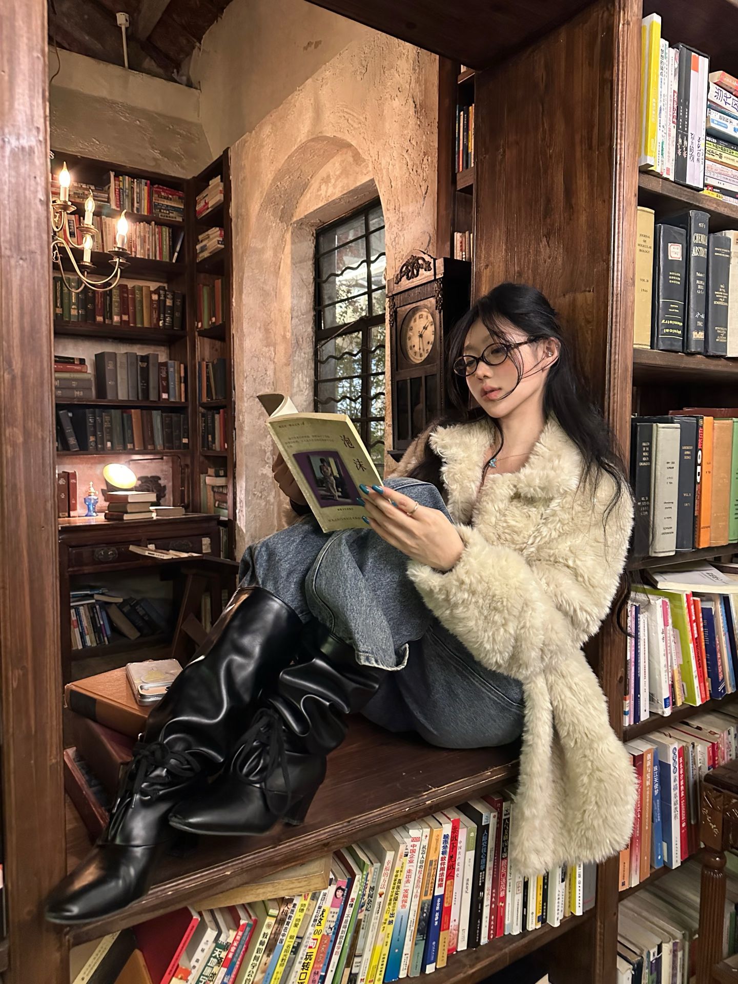 皮草面料 H型 翻领 中长袖 裘毛袖 燕尾服 巨石色 香蕉肉色  - VALI鞋履AI设计主图