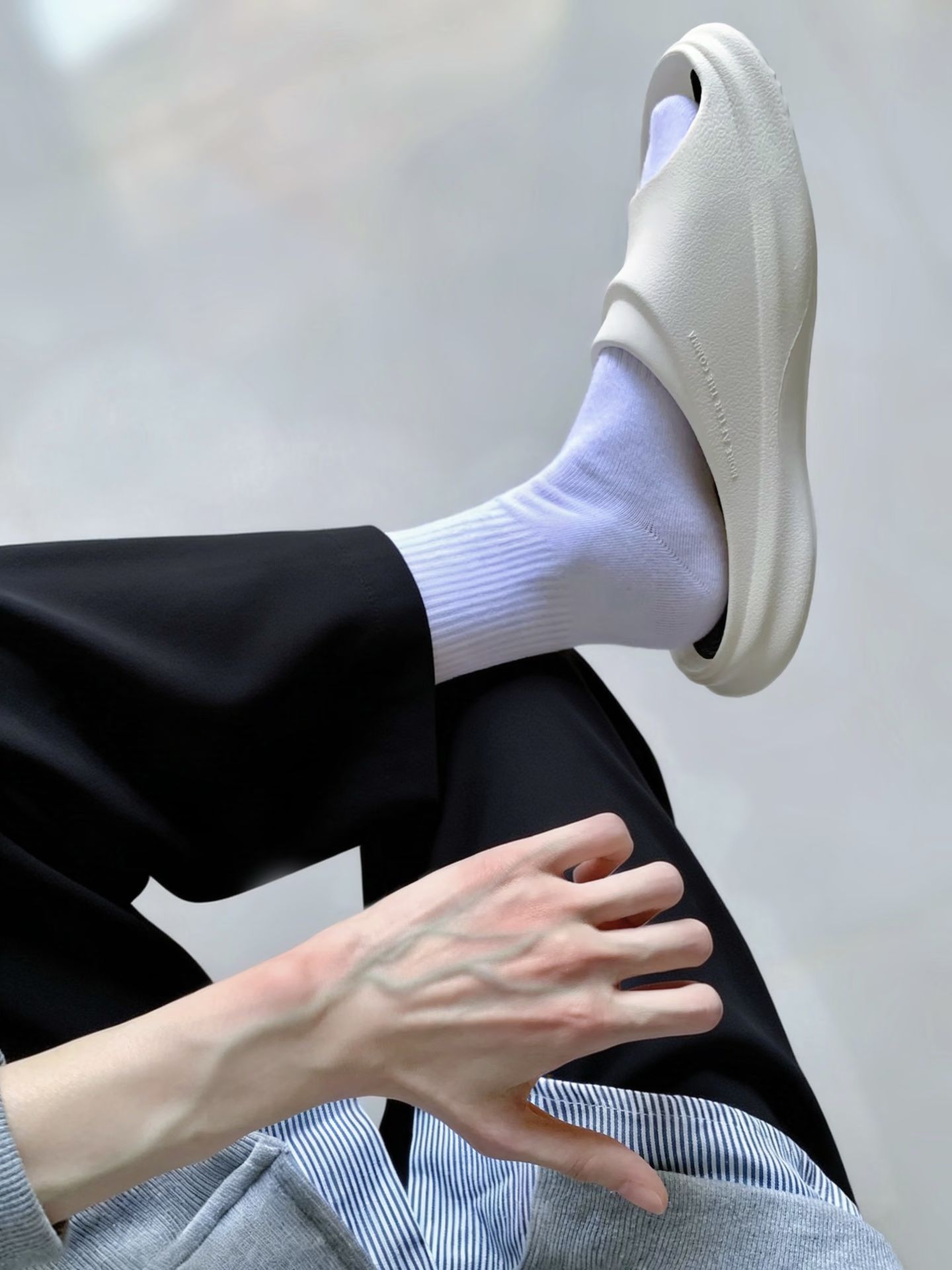 平底 幽灵灰 幻影灰 银色 无帮  - VALI鞋履AI设计主图