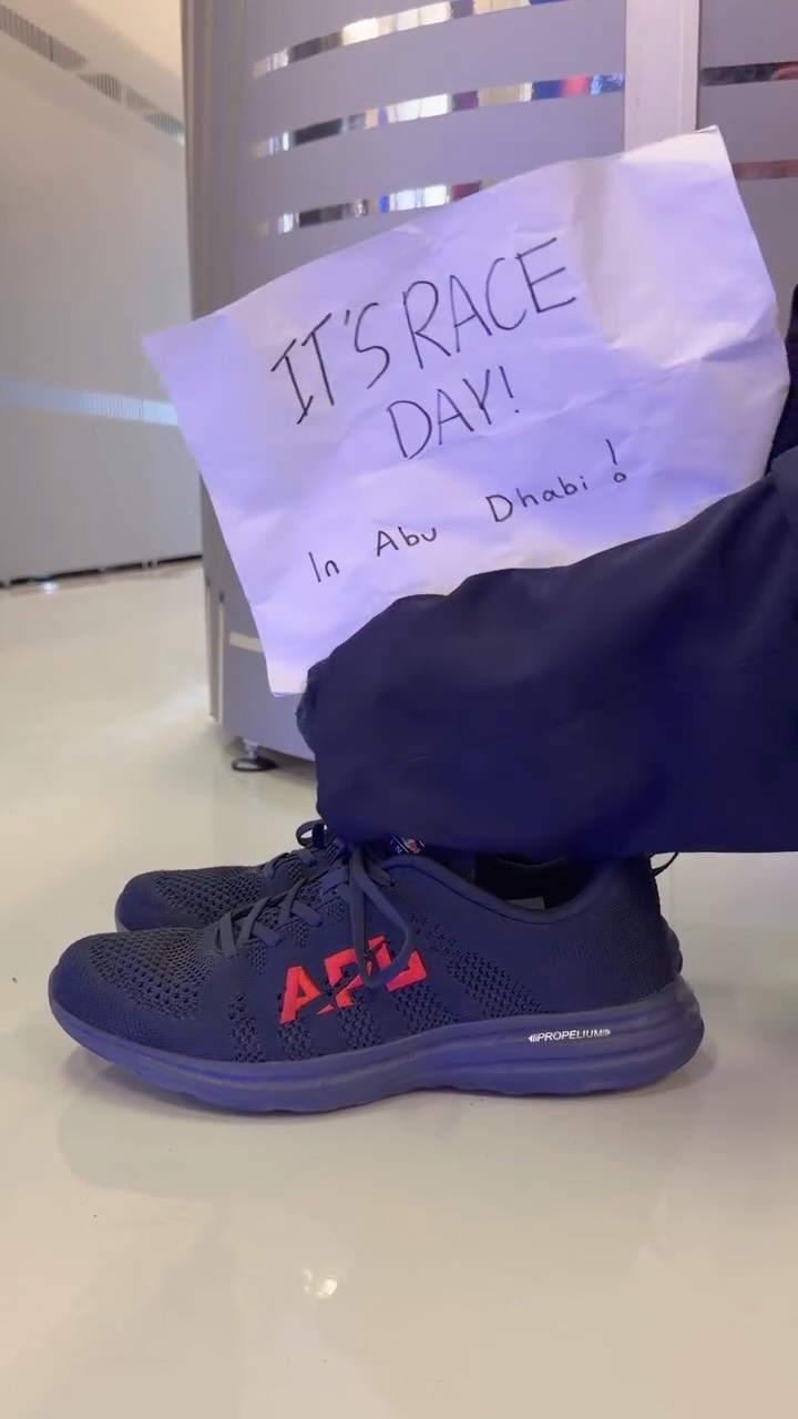 蔷薇辉石 深紫藤色 墨水印迹 低帮 系带 BOA 网面  - VALI鞋履AI设计主图