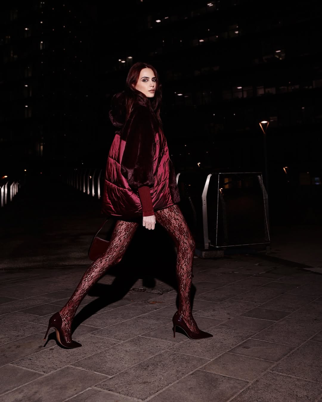 高跟 细跟 黑豆色 西拉葡萄色 波特酒色 尖头 系带 网面  - VALI鞋履AI设计主图