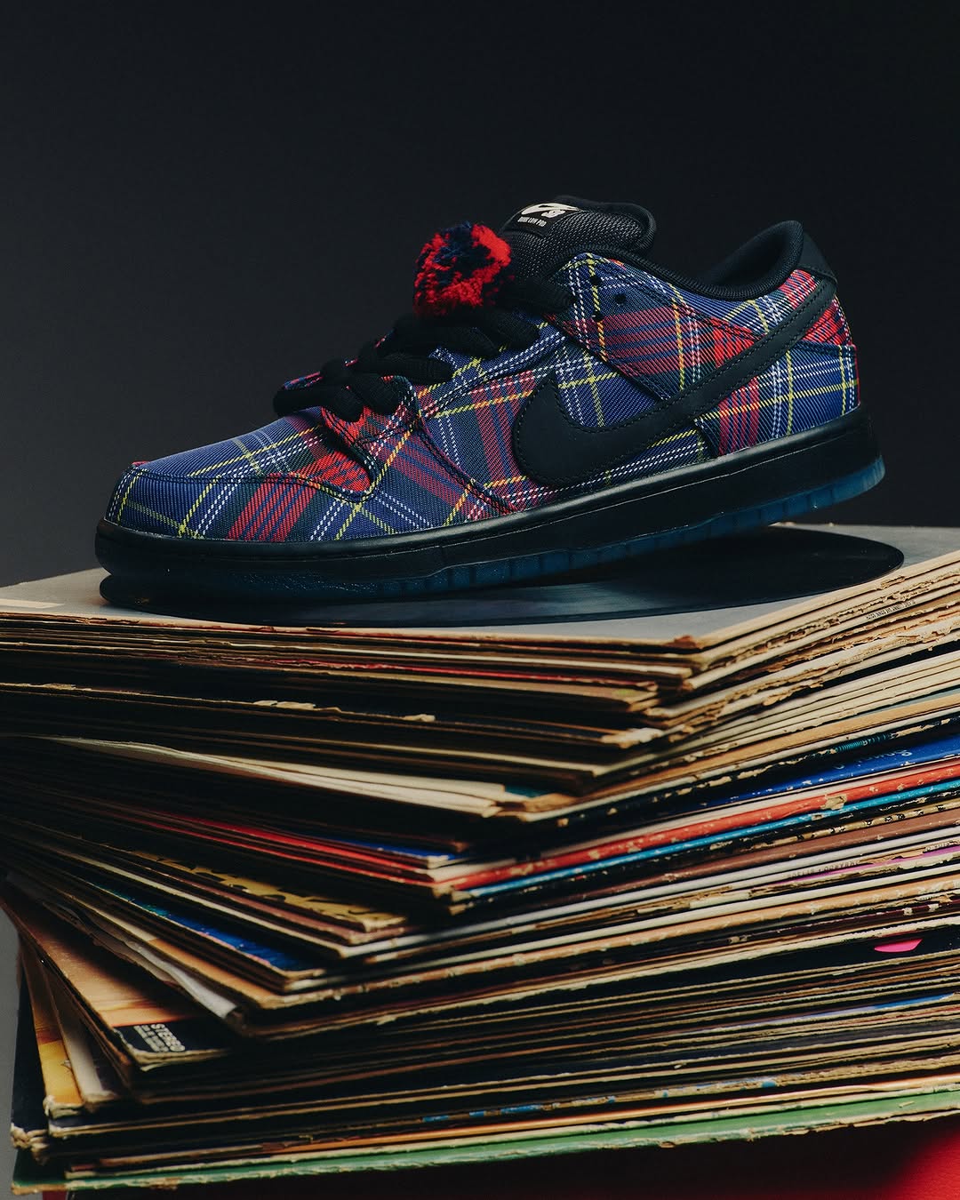 剪影 海军牡丹 仙粉黛葡萄酒色 低帮 系带  - VALI鞋履AI设计主图