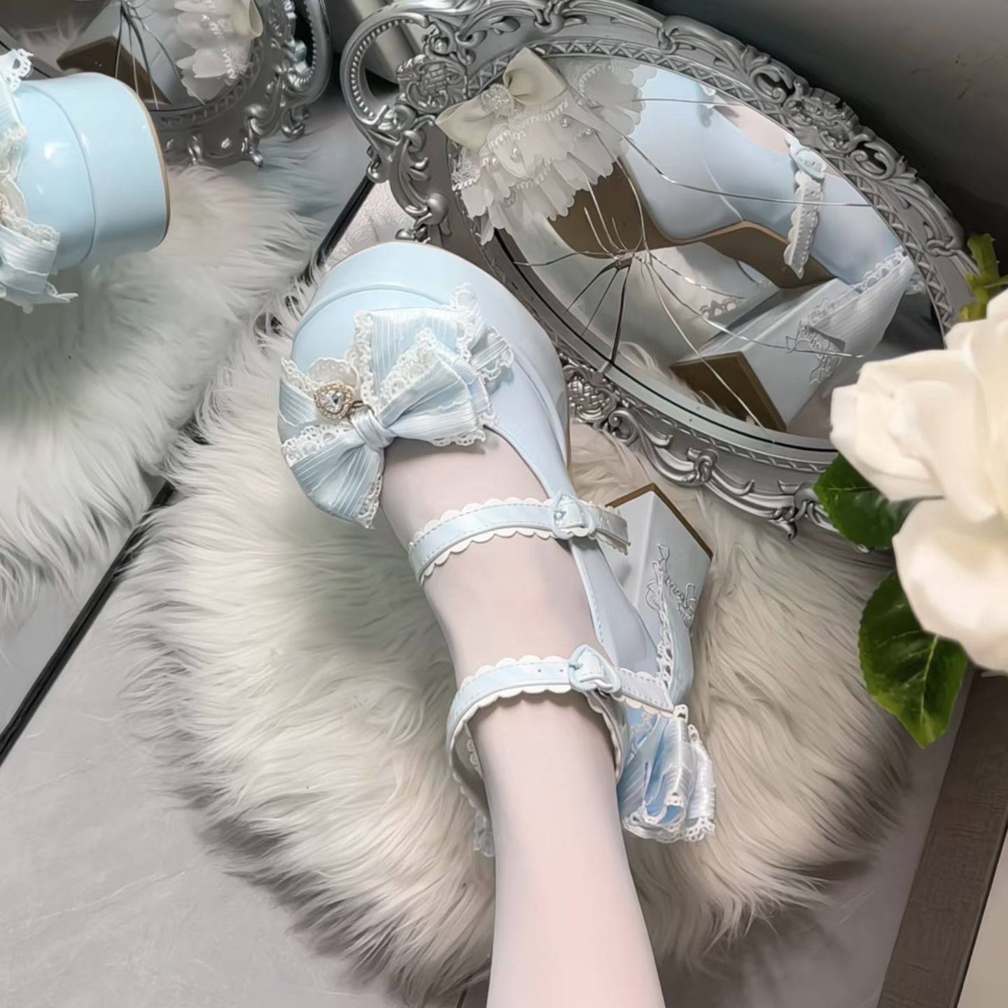 婉兰色 幻蓝色 微蓝 圆头 浅口鞋 皮革  - VALI鞋履AI设计主图