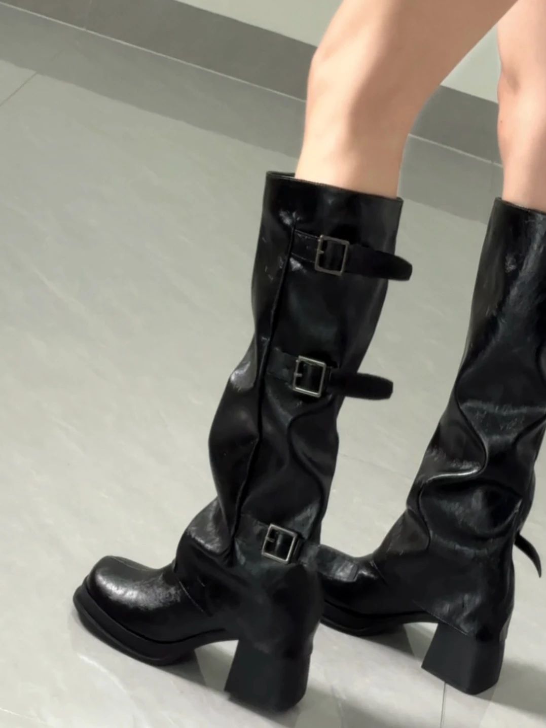 高跟 粗跟 燕尾服 青铜色 方头 皮革  - VALI鞋履AI设计主图