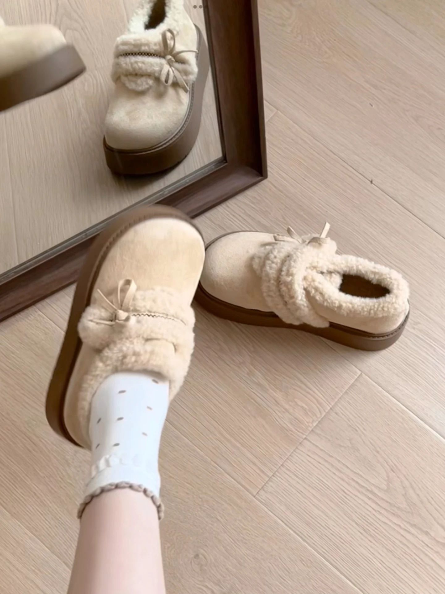 露白色 胡桃色 珠光色 无帮 绒毛/绒面  - VALI鞋履AI设计主图