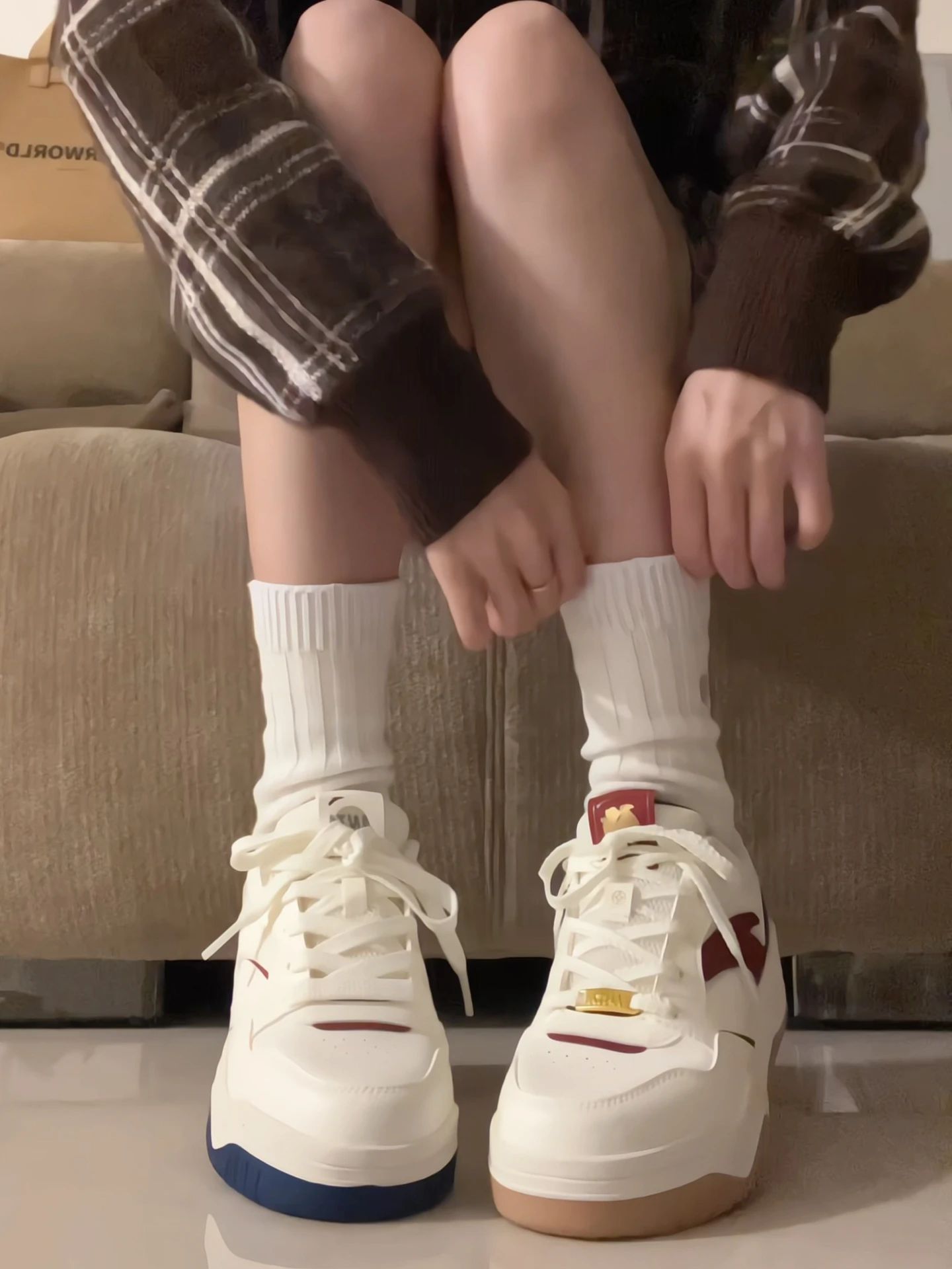 泡沫灰 沙丘灰 古瓷白 低帮 系带 布面  - VALI鞋履AI设计主图