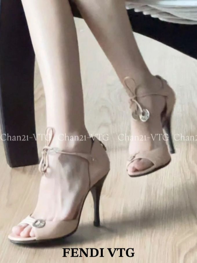 高跟 细跟 淡紫色 棕扁豆 粉腮红色 鱼嘴 无帮 袢扣 皮革 