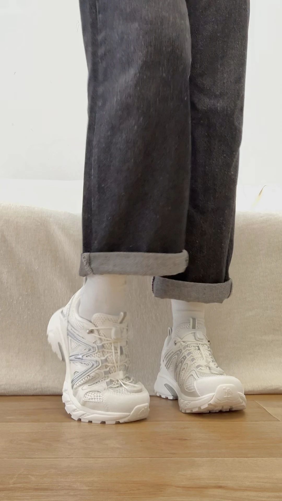 雪峰 月光色 羽毛灰 低帮 系带  - VALI鞋履AI设计主图