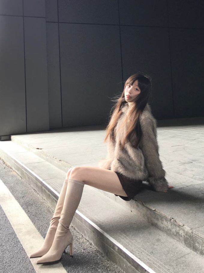 皮草面料 H型 翻领 中长袖 裘毛袖 陨石色 地膜色 安山岩 