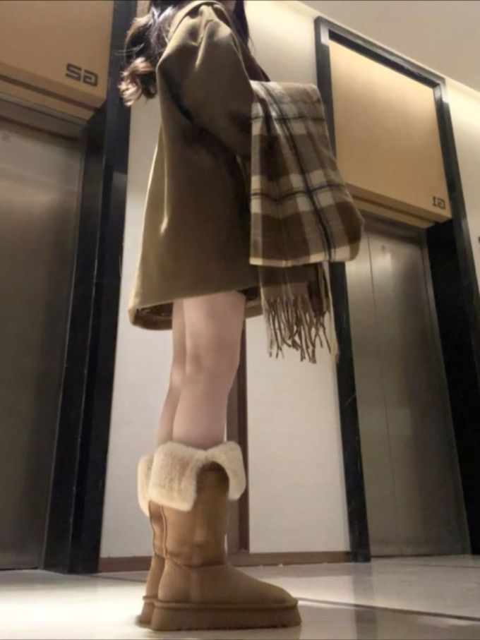 沙漠棕榈色 猎犬色 狐步舞 皮革 