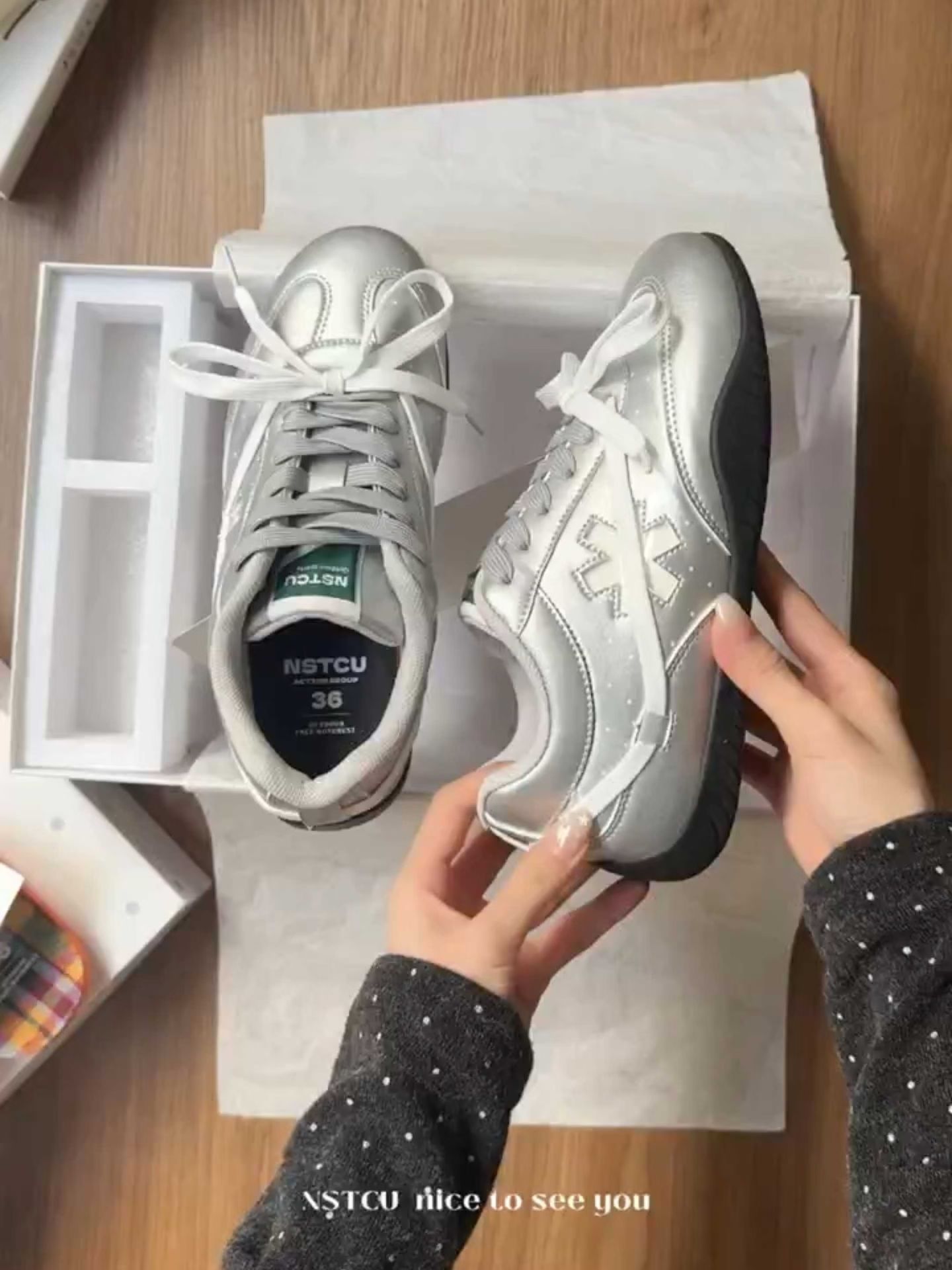 描绘灰 椰奶 地下世界 低帮 系带 皮革  - VALI鞋履AI设计主图