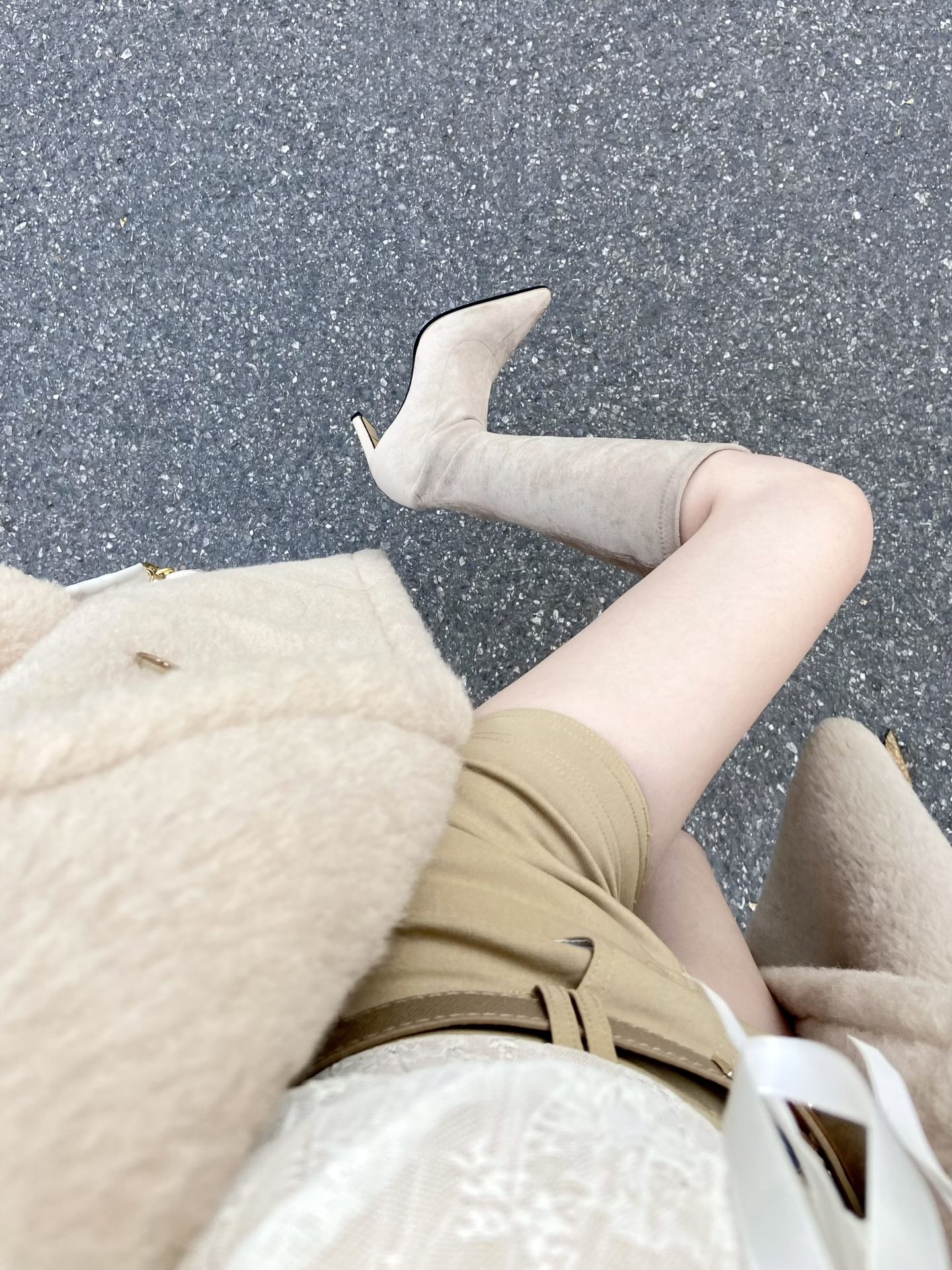 细跟 雪峰 沙白色 风铃色 尖头 皮革  - VALI鞋履AI设计主图