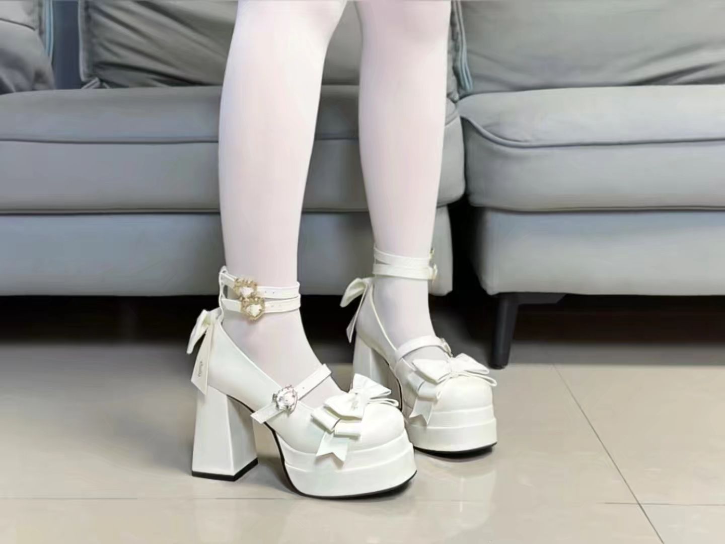 雪白 露灰色 神秘蓝 圆头 浅口鞋  - VALI鞋履AI设计主图