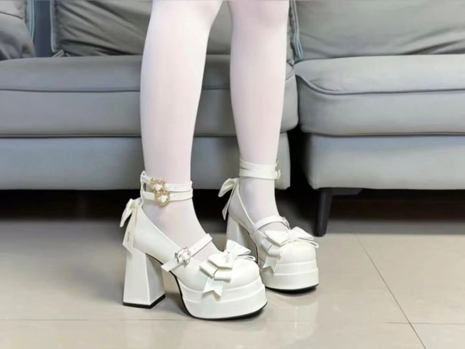 雪白 露灰色 神秘蓝 圆头 浅口鞋 