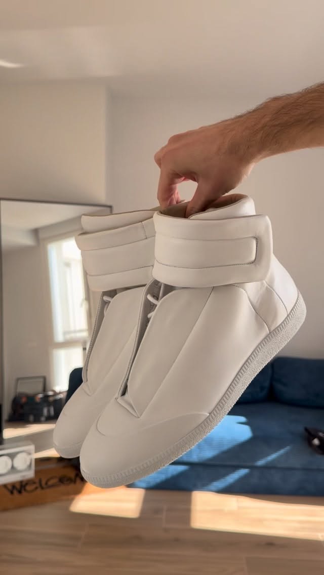 母鹿皮色 鹅卵石色 浅灰褐色 圆头 拉链 魔术贴 皮革  - VALI鞋履AI设计主图