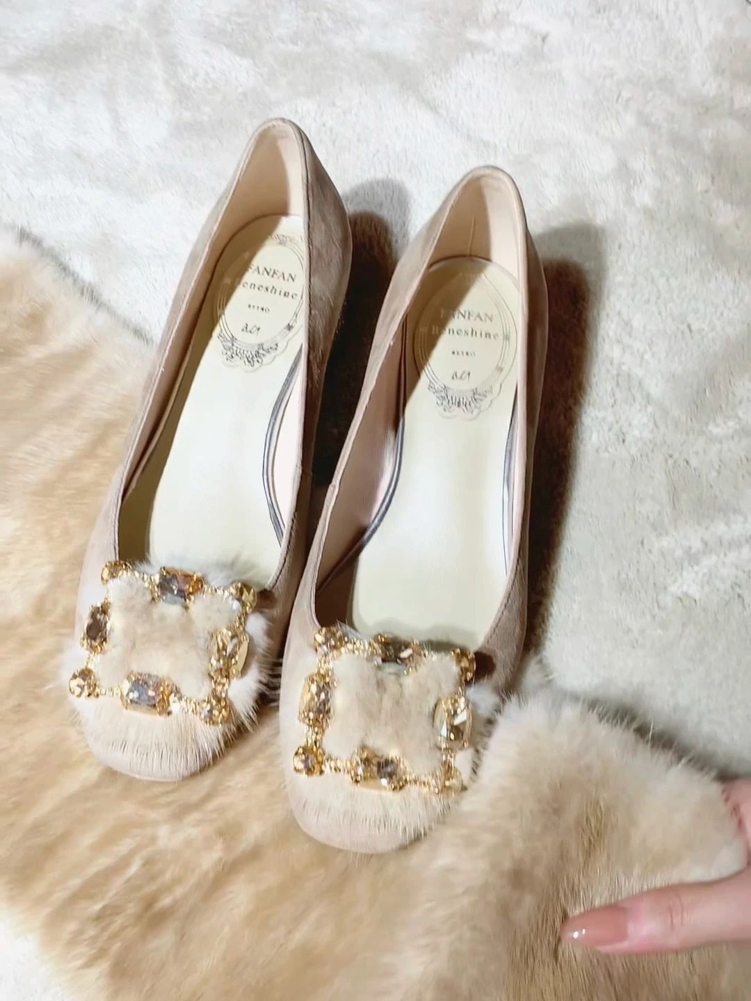 银白 神秘蓝 玉米饼 方头 低帮 一脚蹬 浅口鞋  - VALI鞋履AI设计主图