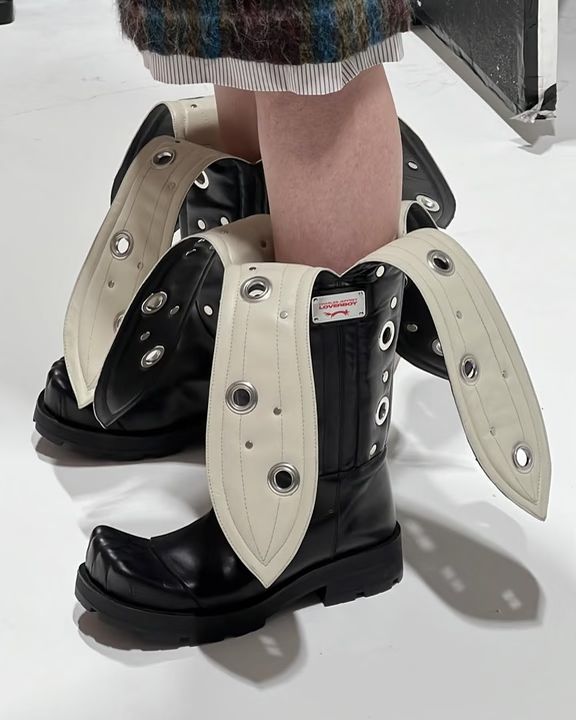 燕尾服 鹈鹕色 浅阴灰 圆头 皮革  - VALI鞋履AI设计主图