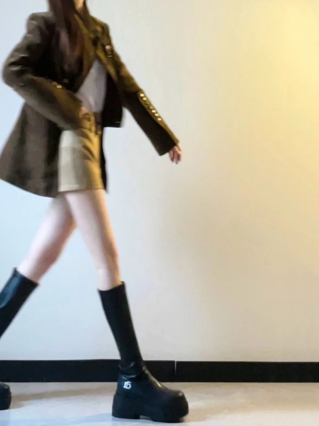 正装面料 H型 基础袖 沙漠棕榈色 深洞 鳄鱼 韩系休闲 休闲  - VALI鞋履AI设计主图