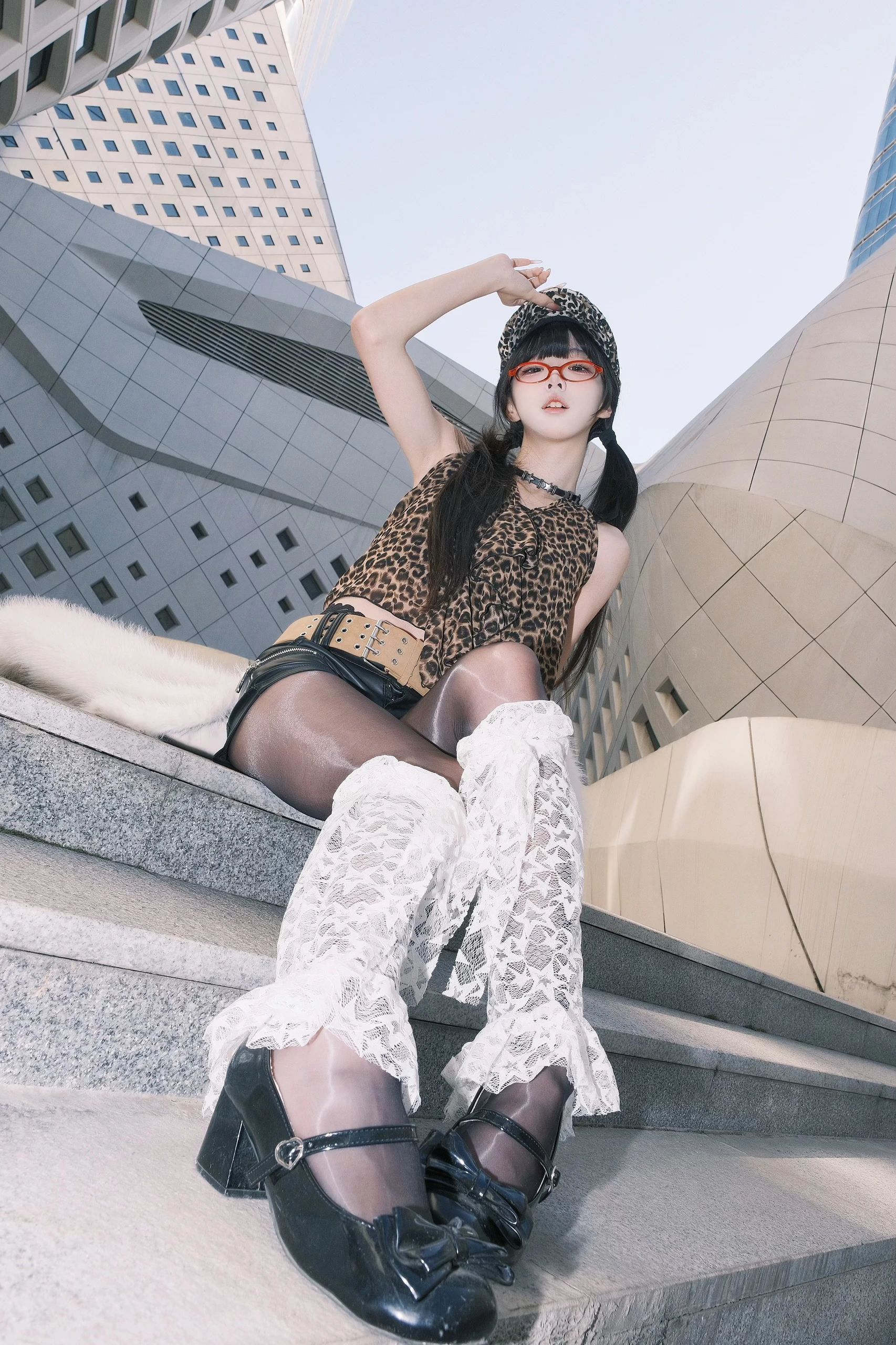 云雾色 海上风暴 亮白色 浅口鞋 皮革  - VALI鞋履AI设计主图