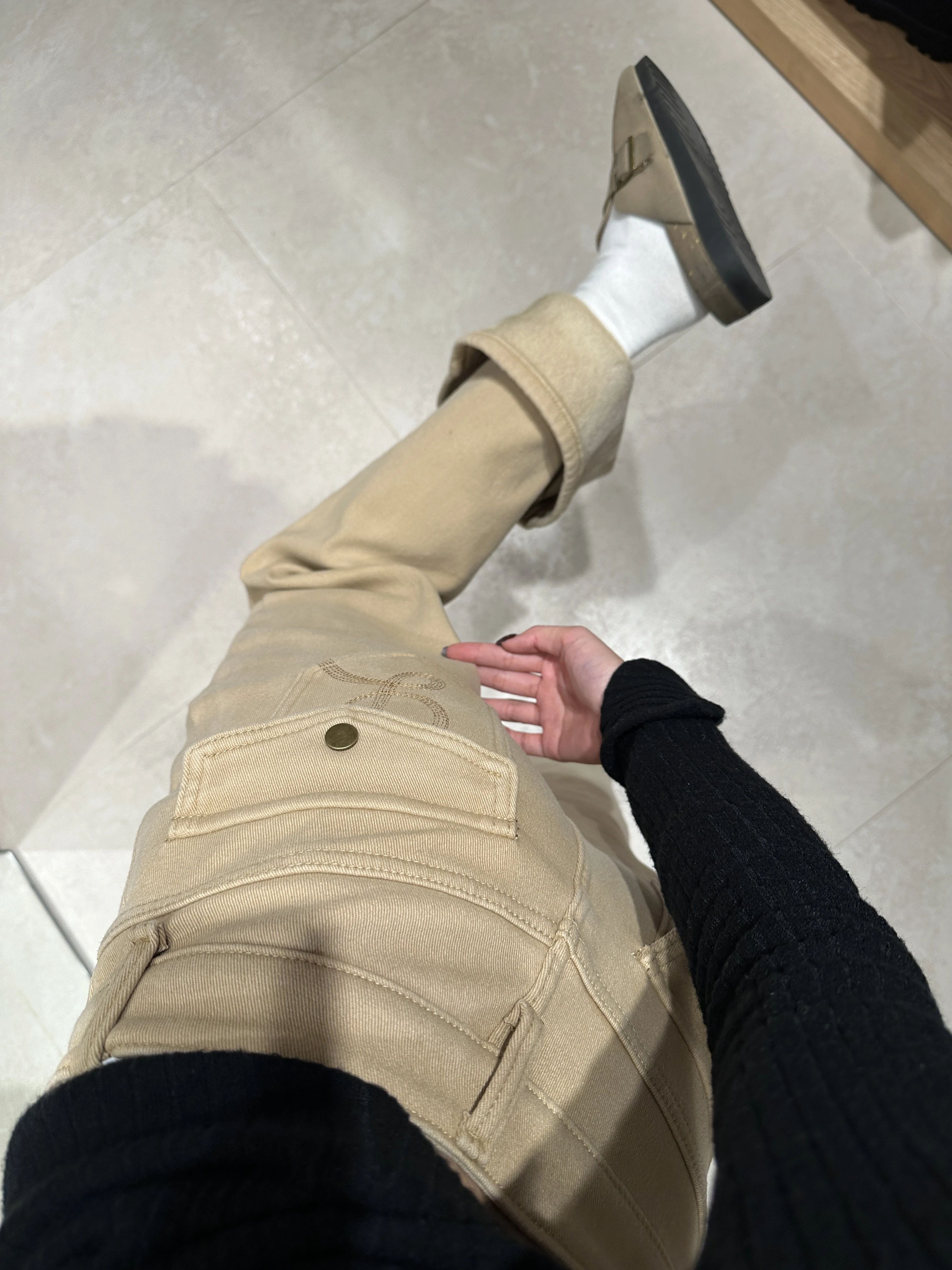 海盗黑 微蓝 砂砾色 皮革  - VALI鞋履AI设计主图