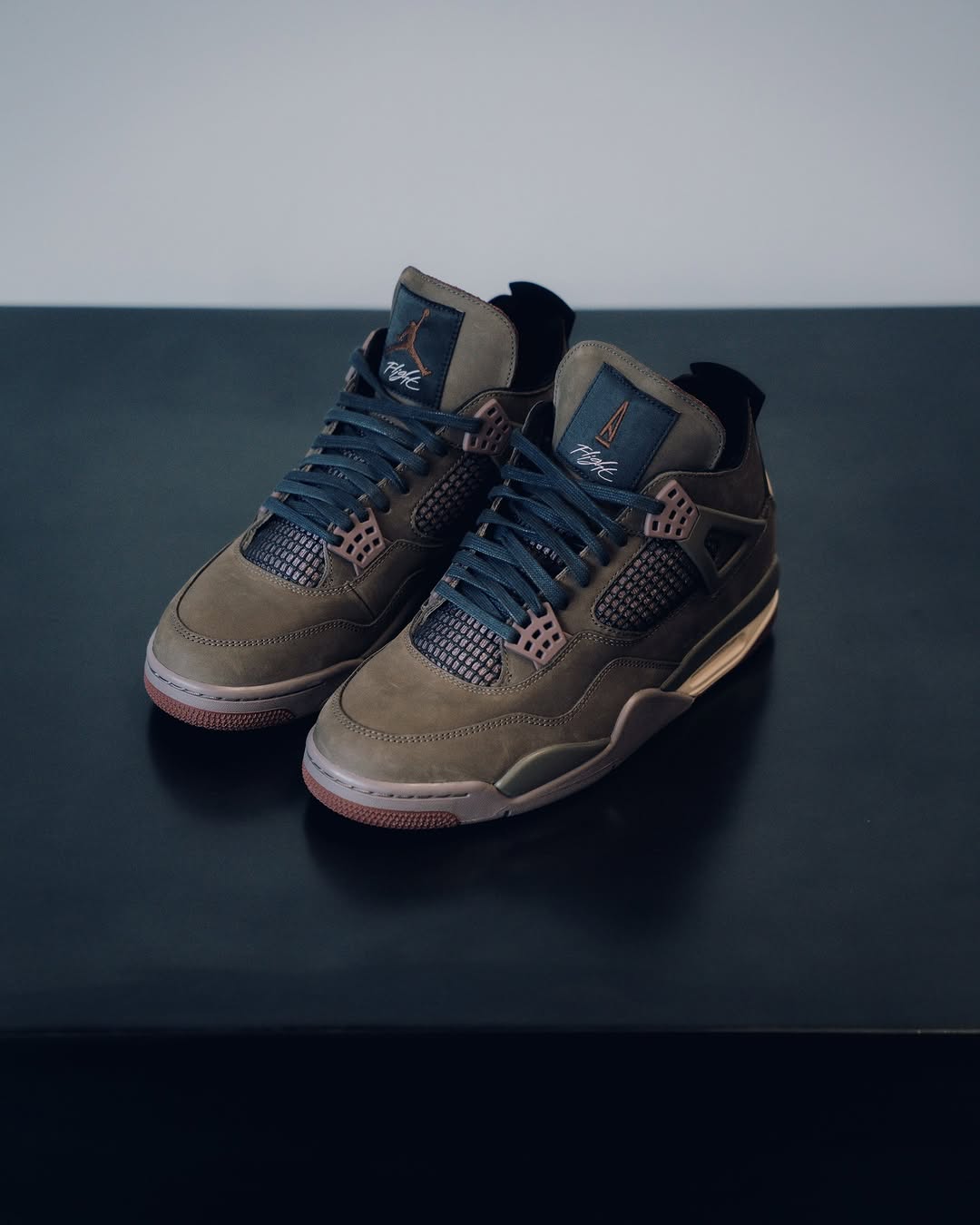 剪影 陶器蓝 地膜色 中帮 系带 皮革  - VALI鞋履AI设计主图