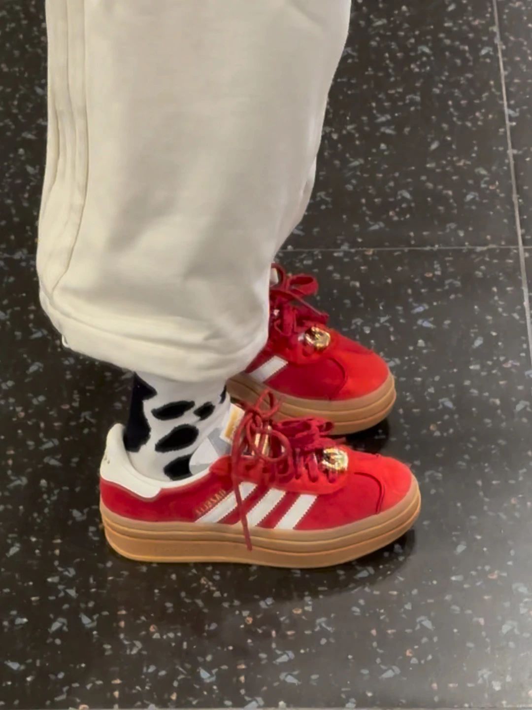 极品红 鲜红 橡皮色 低帮 系带 皮革  - VALI鞋履AI设计主图