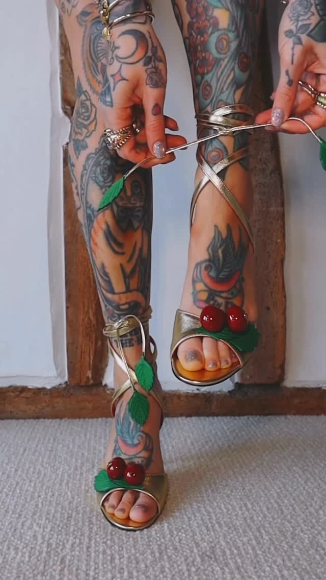 菊苣咖啡 深洞 白兰地布朗 无帮 袢扣 皮革  - VALI鞋履AI设计主图