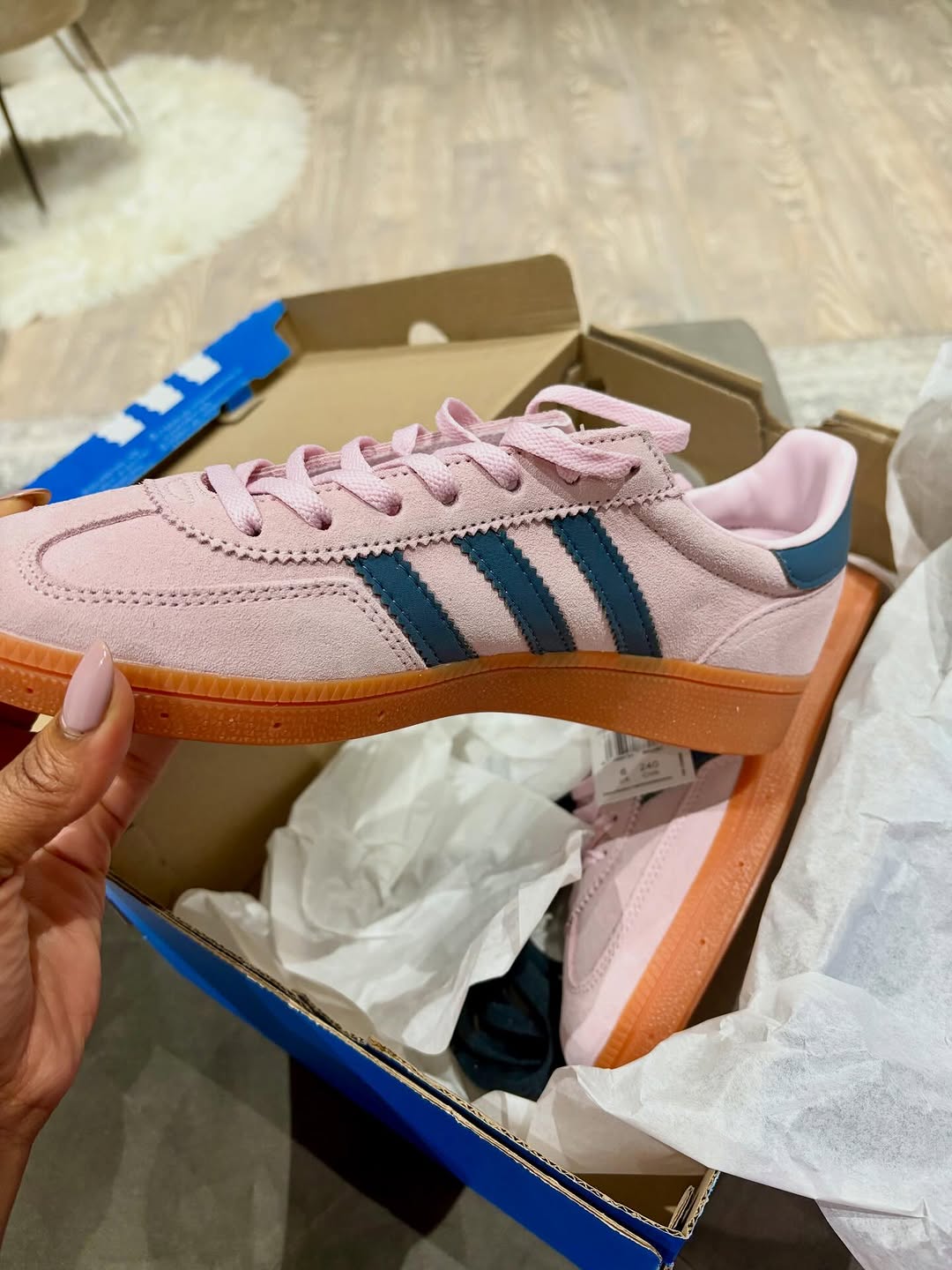 粉色绒面革 棕褐色玫瑰 水晶粉 低帮 系带 皮革  - VALI鞋履AI设计主图