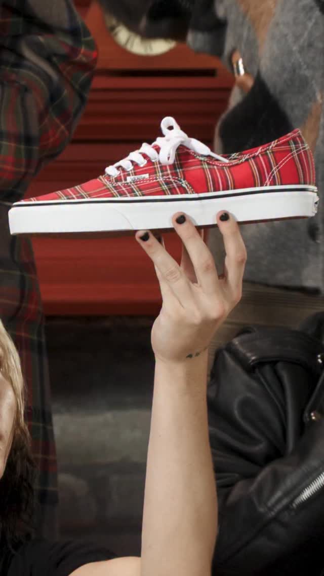 香槟白 薄云 洛可可红 低帮 系带 布面  - VALI鞋履AI设计主图