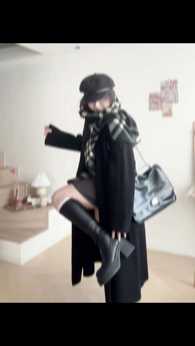 蓝黑色 灰鲸 灰色瓦片 