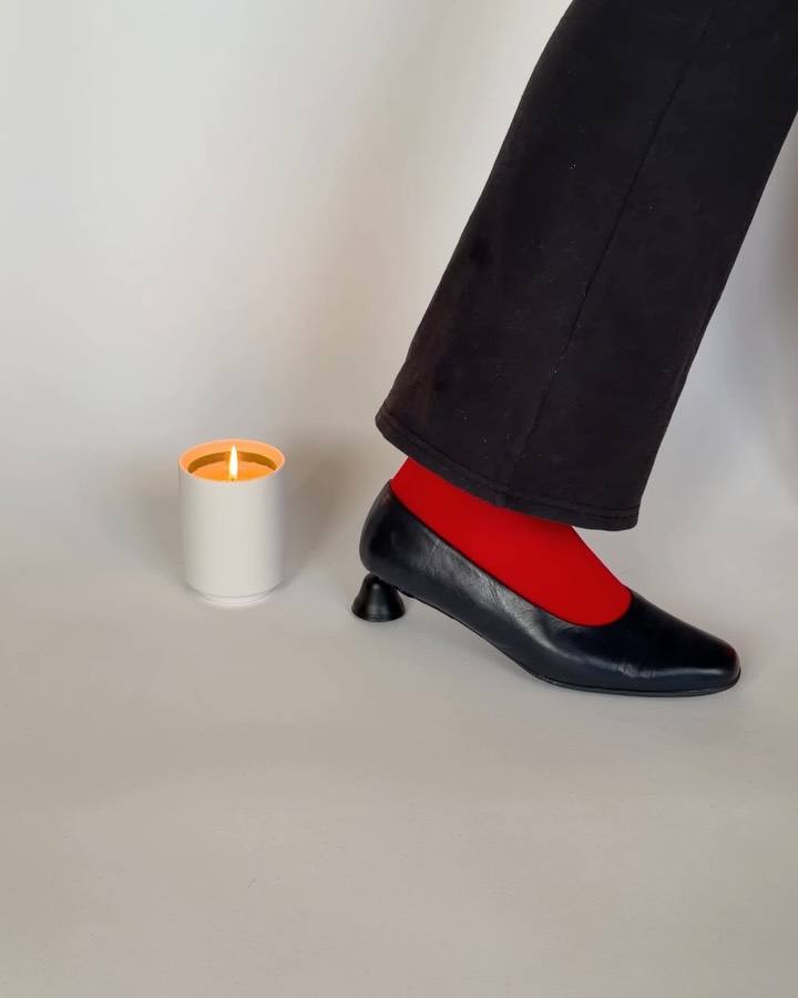 中跟 粗跟 无烟煤色 火红 西拉葡萄色 尖头 低帮 浅口鞋 皮革  - VALI鞋履AI设计主图