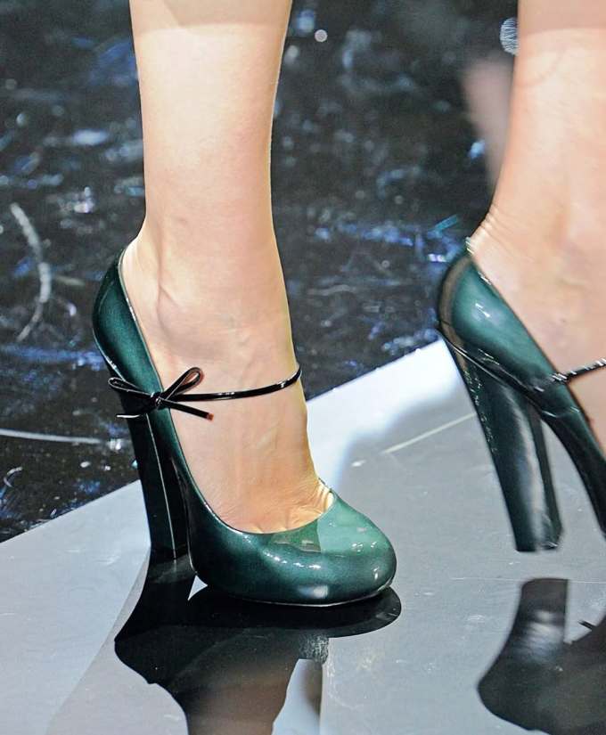 阿芬宾舍犬 米色 杏仁酪色 圆头 浅口鞋 皮革 