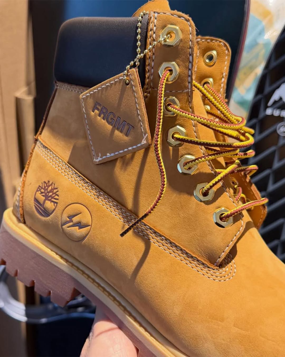 奶油糖果色 蜂蜡色 男中音蓝 圆头 系带 皮革  - VALI鞋履AI设计主图