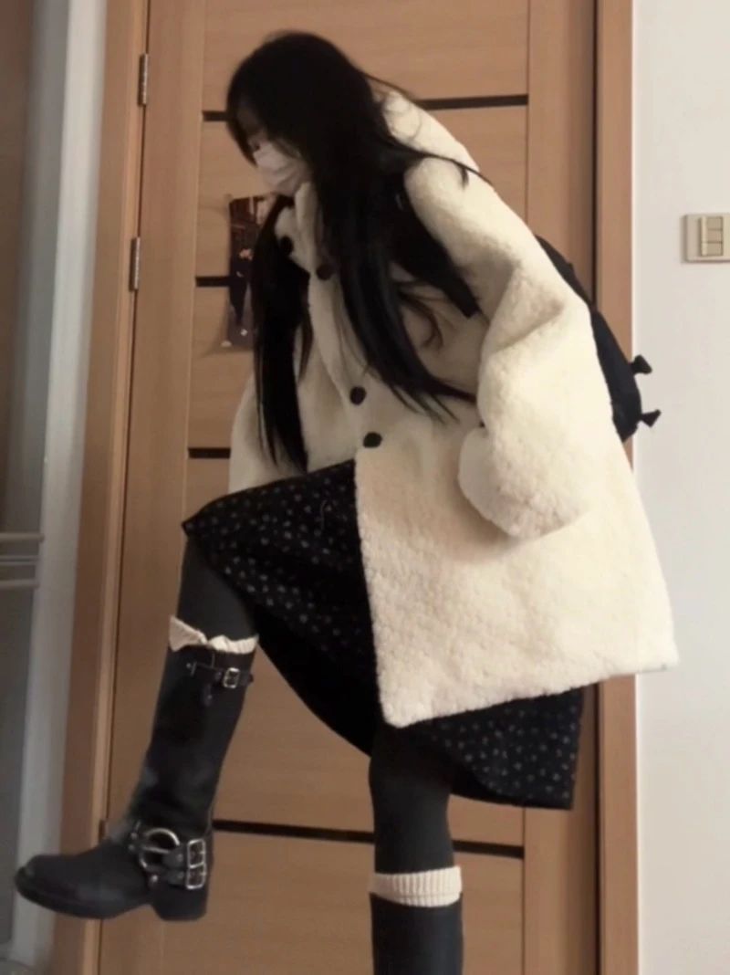 皮草面料 A型 翻驳领 中长袖 裘毛袖 草纸色 兔白 古瓷白 基础扣饰 韩系休闲 休闲  - VALI鞋履AI设计主图