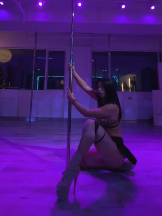 高跟 细跟 紫靛蓝 黑莓果酱 铁兰紫 系带  - VALI鞋履AI设计主图