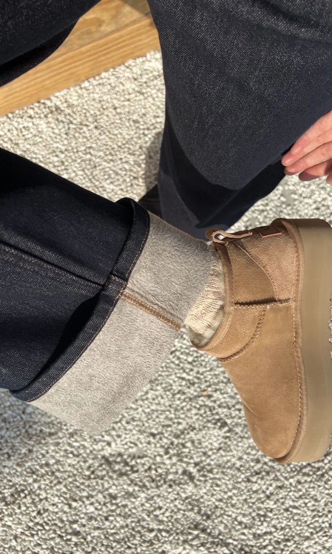 雌鹿色 花栗鼠色 泥土色 圆头 皮革 