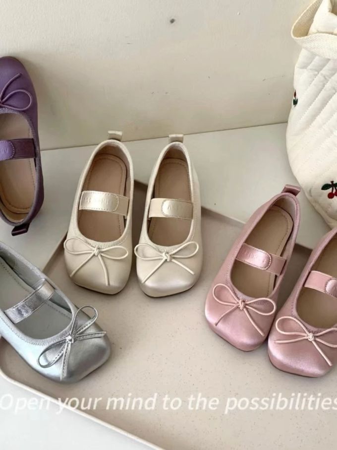 粉色绒面革 鹿角色 桃皮色 圆头 中口鞋 皮革 